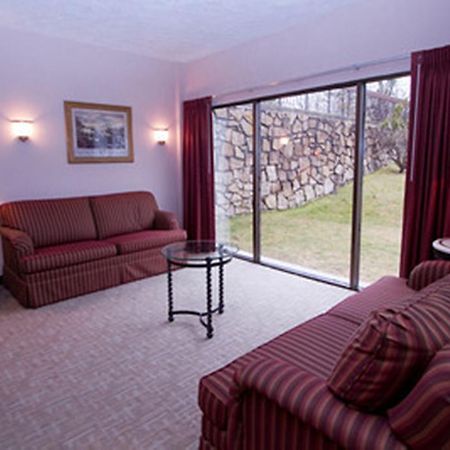 Pipestem Resort State Park 내부 사진