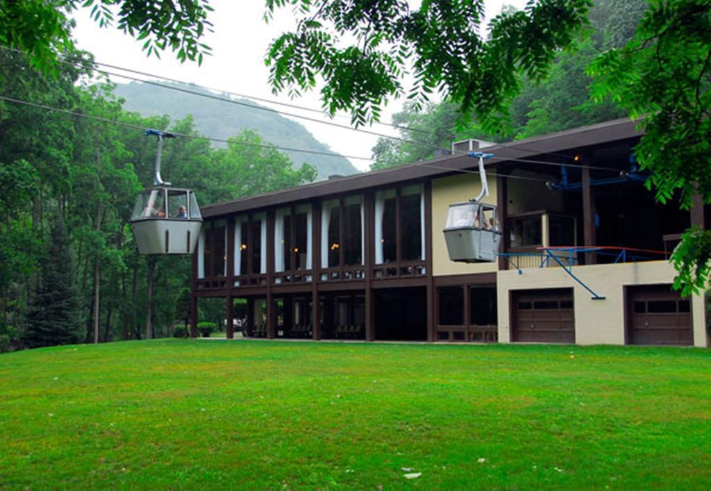 Pipestem Resort State Park 외부 사진