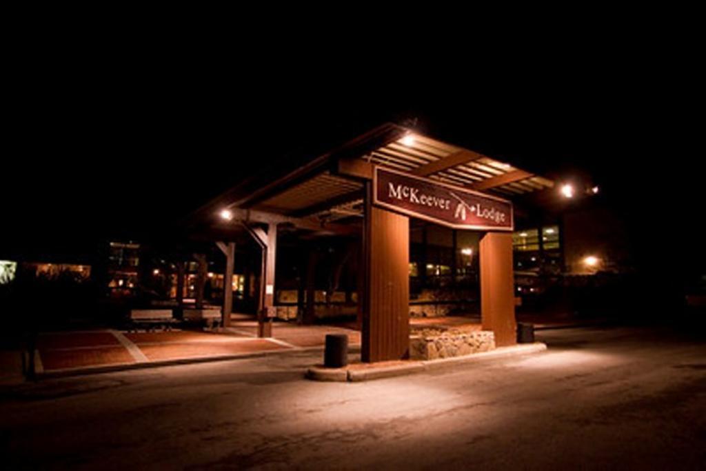 Pipestem Resort State Park 외부 사진