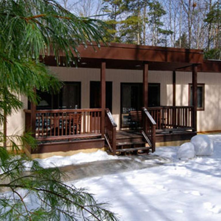 Pipestem Resort State Park 외부 사진